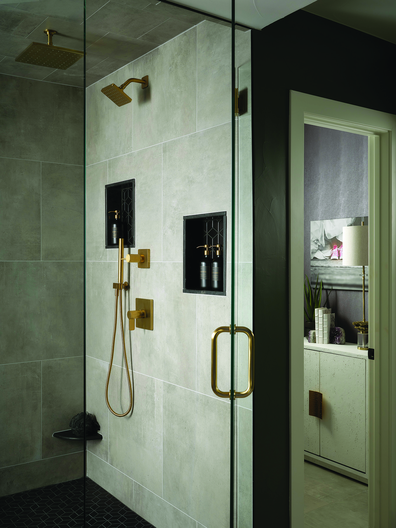 Suite Shower